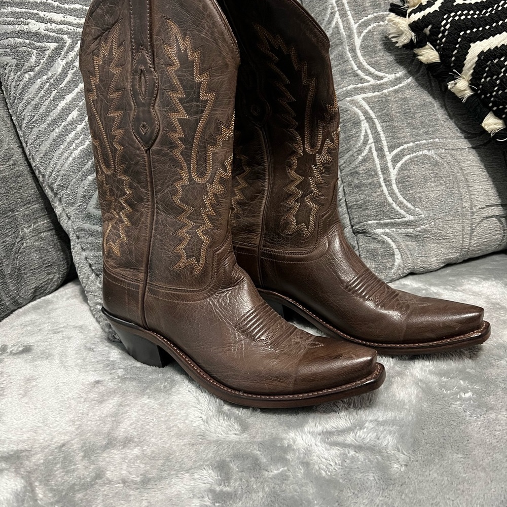 Stylish Brown Western Heeled Boots